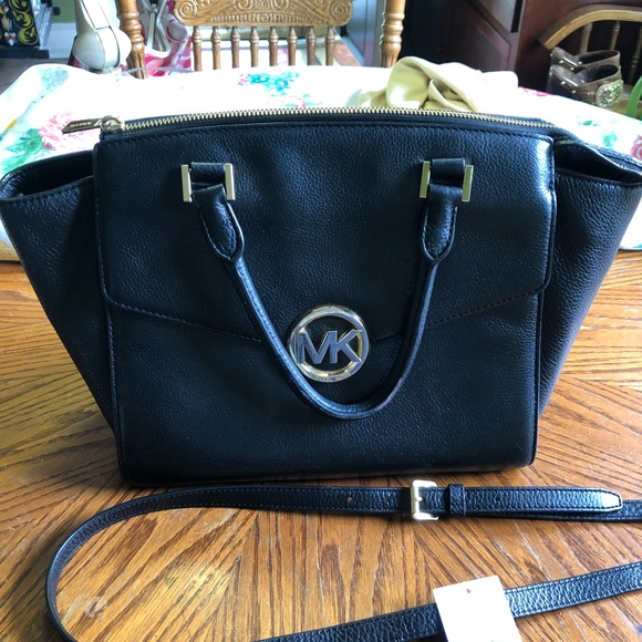 SOLD- Michael Kors large Hudson bag - Picture 3 of 8